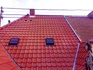 Dach mit Blechkehlen