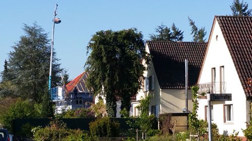 Eigener Kran mit Arbeitsbühne im Einsatz