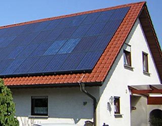 Photovoltaikanlage auf einem Ziegeldach